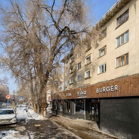 Mid-Century Charm Apartments В Центре Алматы Екстер'єр фото