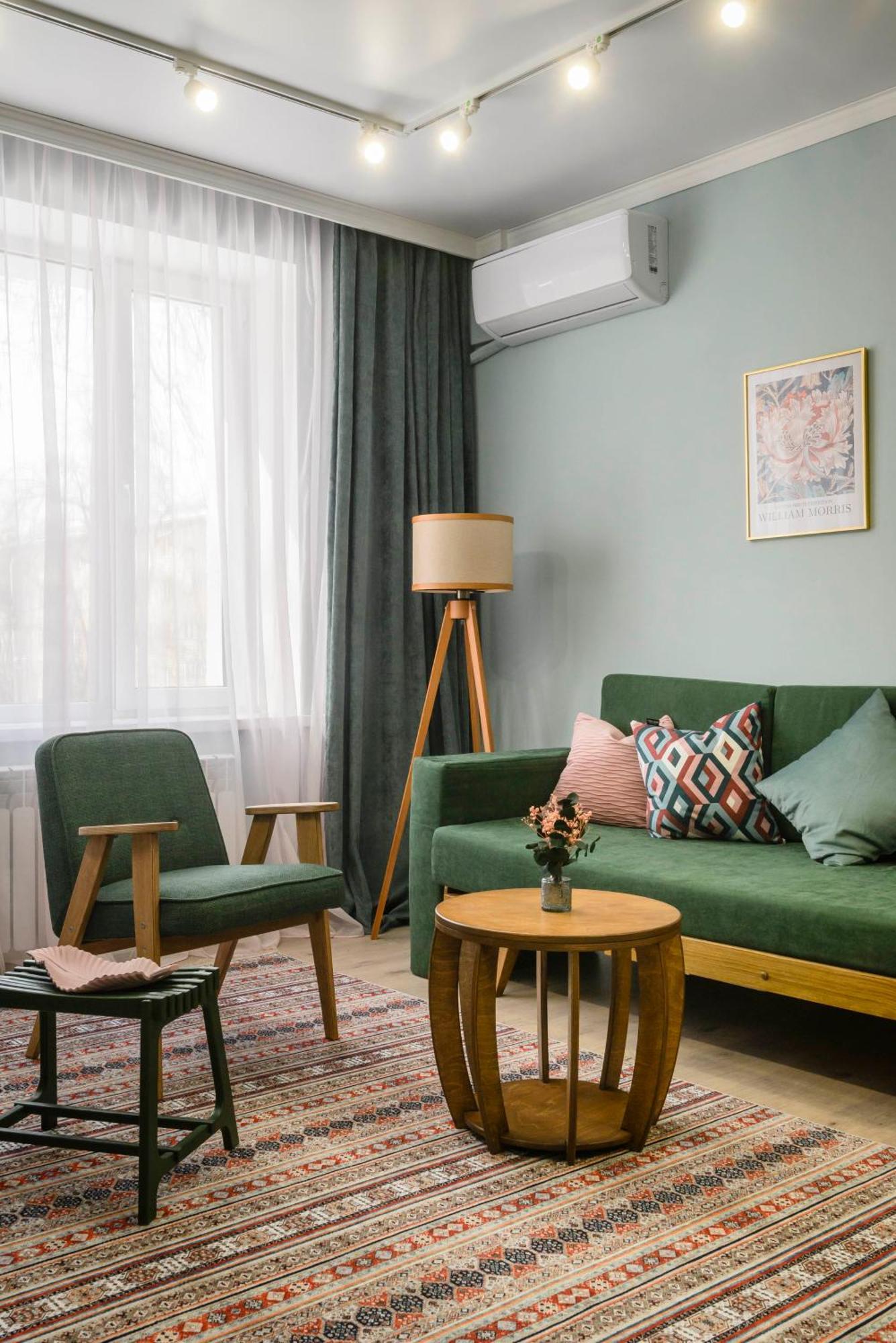 Mid-Century Charm Apartments В Центре Алматы Екстер'єр фото